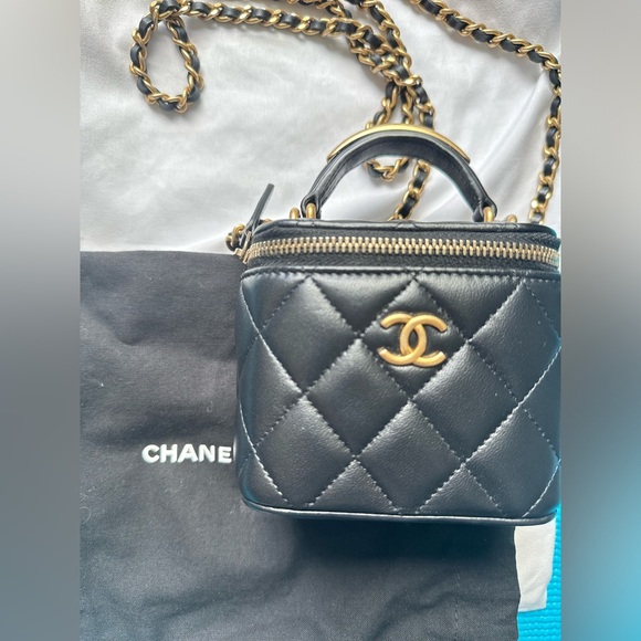 Authentic Chanel Trendy CC leather crossbody bag( hard to buy) - Picture 2 of 9